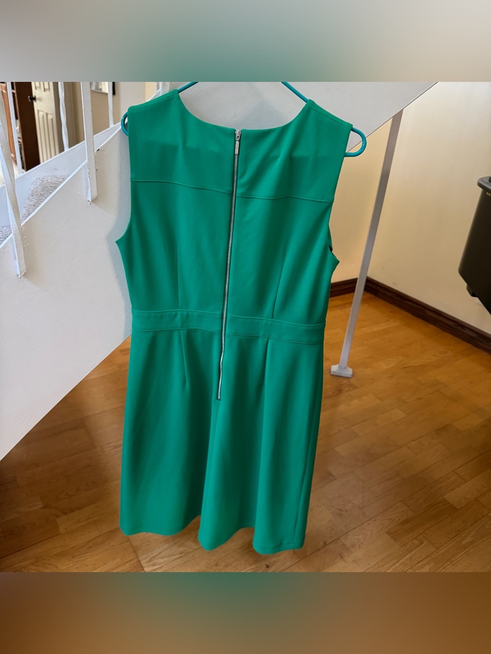 Karl Lagerfeld Paris Kelly Green Sleeveless Shift Dress with Pockets Size 12 - Picture 3 of 12